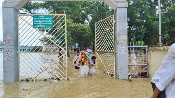 বন্যার মধ্যেই সিলেটে এইচএসসি পরীক্ষা শুরু হয়েছে আজ